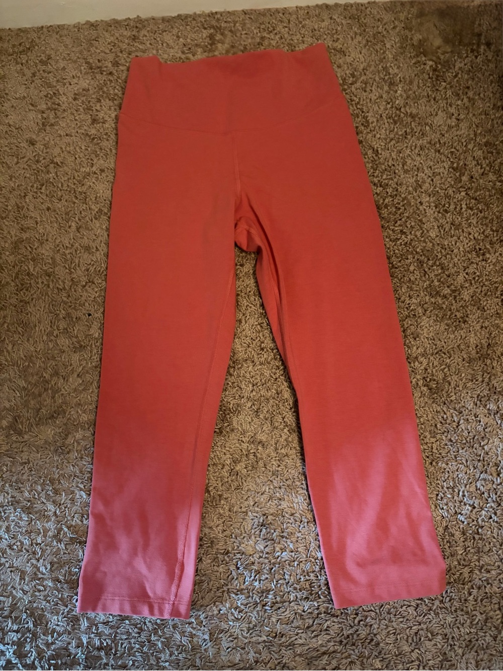 NWOT Old Navy PowerChill Extra High-Rise Crop Leggings in Coral (M)